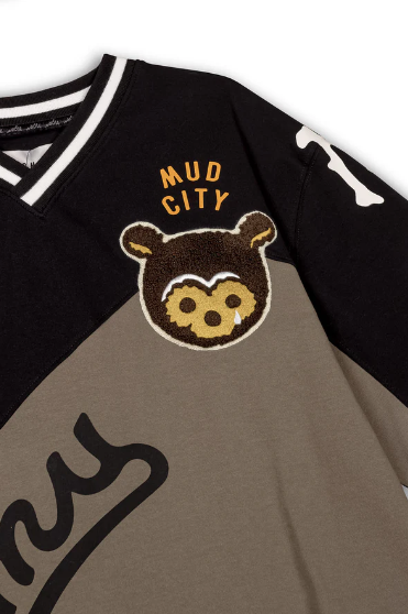 Camiseta Mud'S The Residence V Neck Oversized Black