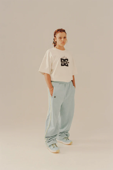 Camiseta The Swarm Dc Shoes X Grimey Off White