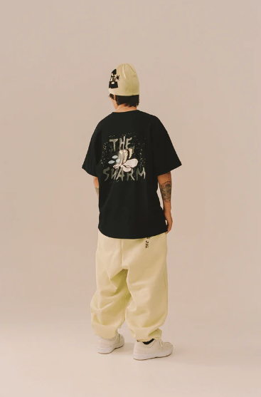 Camiseta The Swarm Dc Shoes X Grimey Raw Honey Black