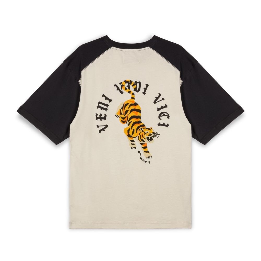 GRIMEY VITA DEORUM (GRMY X OJ) OVERSIZED TEE - WHITE | FW23