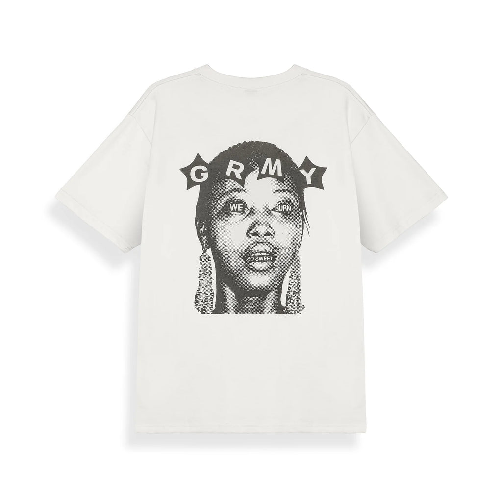 Camiseta The We Burn Sweet Classic Fit Off White