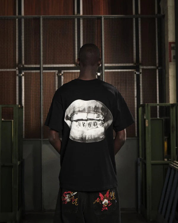 Camiseta Grimey Peace Within The Glitzy Grillz Black